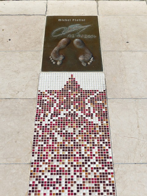 Al