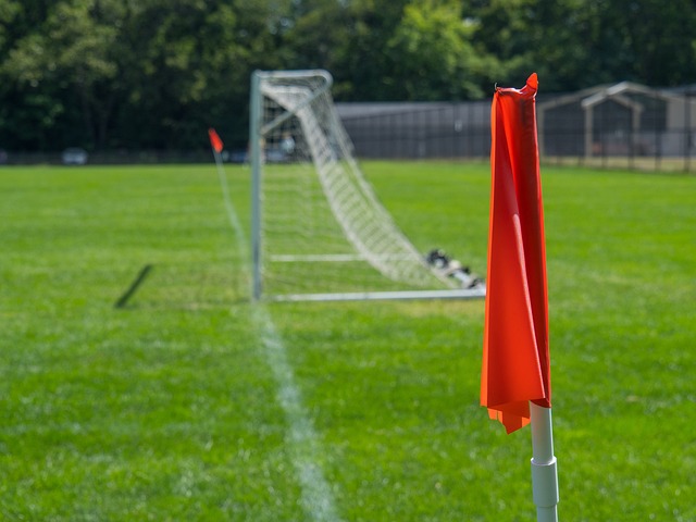 官方：阿贾克斯新赛季换回经典队徽，纪念成立125周年.